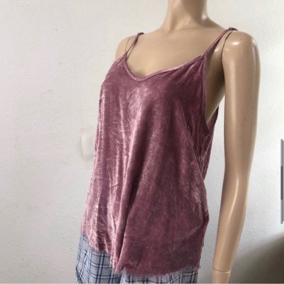 Pink Camisole Top with V-Neckline and Spaghetti Straps - Picture 10 of 15